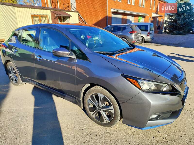 Хэтчбек Nissan Leaf 2020 в 