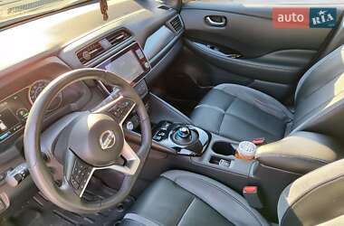 Хэтчбек Nissan Leaf 2020 в 
