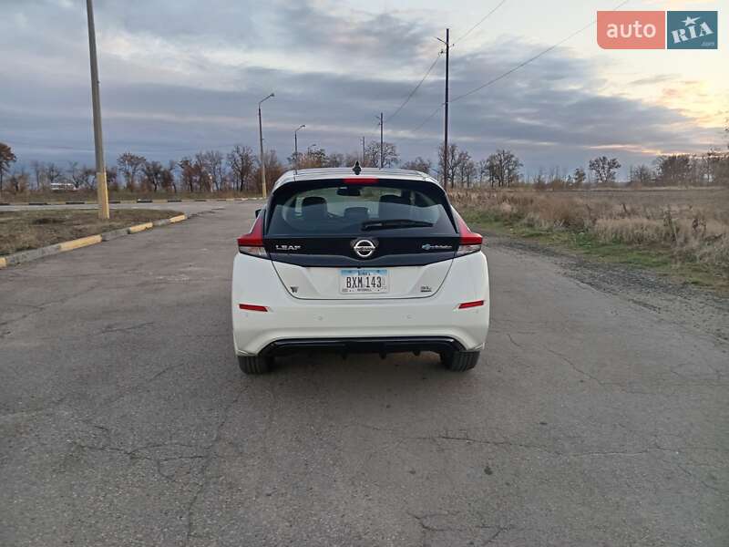 Хетчбек Nissan Leaf 2022 в Дніпрі