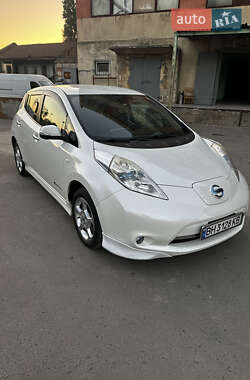 Хэтчбек Nissan Leaf 2013 в Одессе