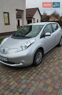 Хэтчбек Nissan Leaf 2016 в Киеве