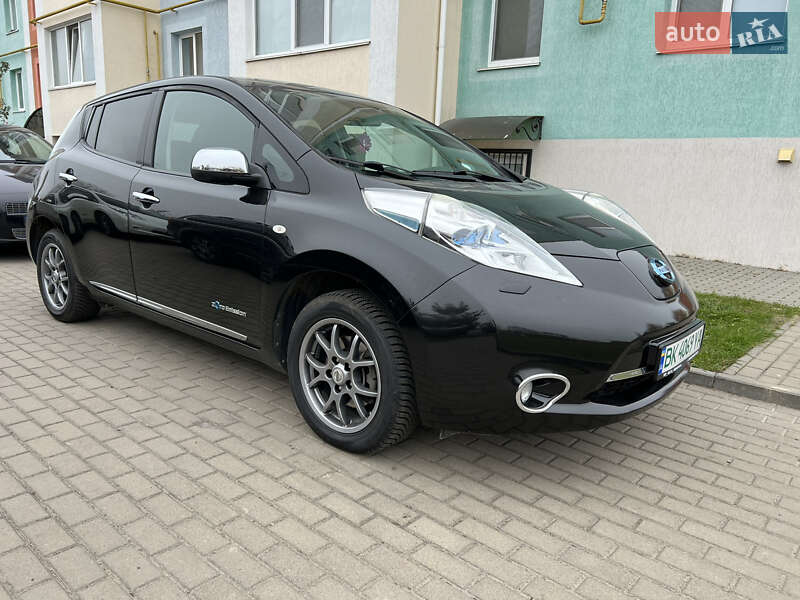 Хэтчбек Nissan Leaf 2013 в Ровно