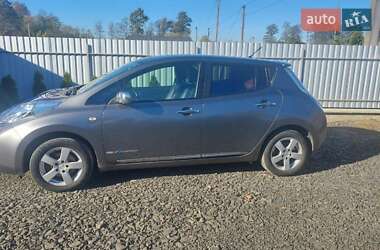 Хэтчбек Nissan Leaf 2013 в 
