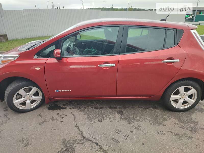 Хэтчбек Nissan Leaf 2014 в Тернополе