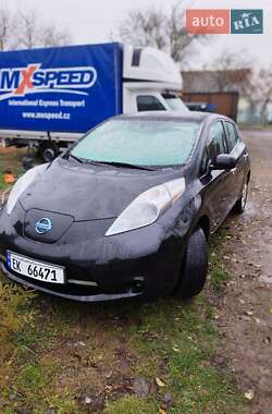 Хетчбек Nissan Leaf 2014 в Млиніві