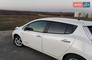 Хэтчбек Nissan Leaf 2014 в Ровно