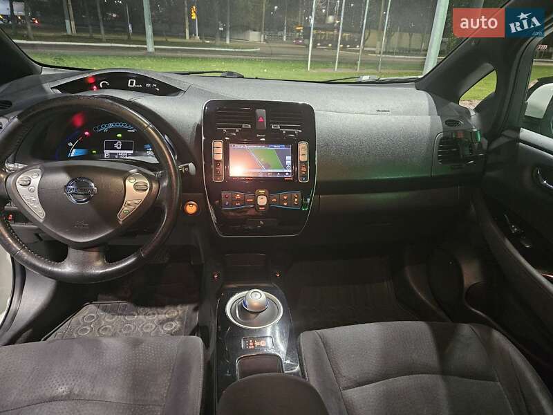 Хэтчбек Nissan Leaf 2017 в Глобине