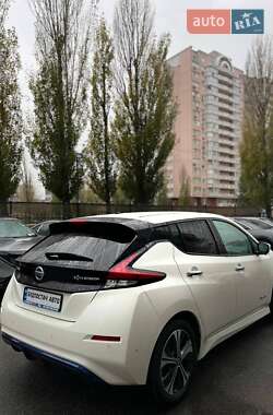Хетчбек Nissan Leaf 2019 в 