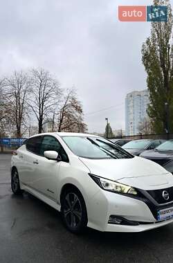 Хетчбек Nissan Leaf 2019 в 