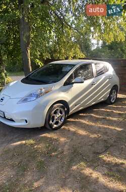 Хетчбек Nissan Leaf 2011 в Бару