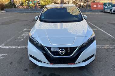 Хэтчбек Nissan Leaf 2020 в Киеве