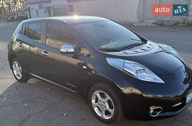 Хетчбек Nissan Leaf 2014 в Умані