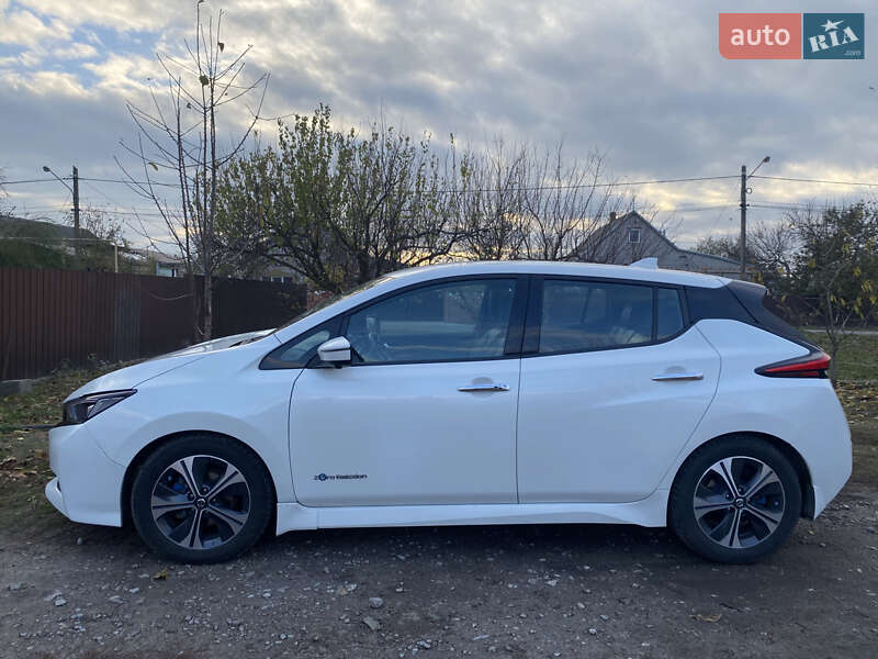 Хэтчбек Nissan Leaf 2018 в Днепре