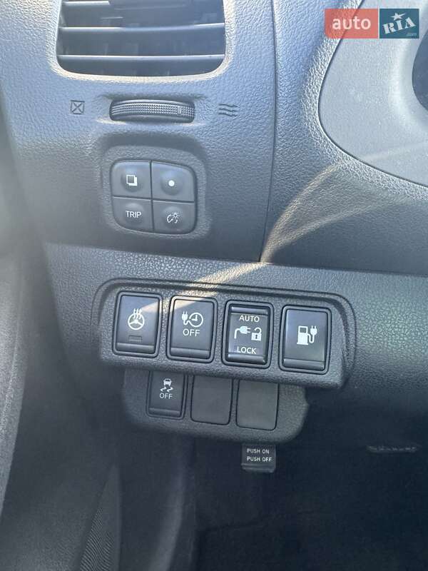 Хэтчбек Nissan Leaf 2014 в Львове