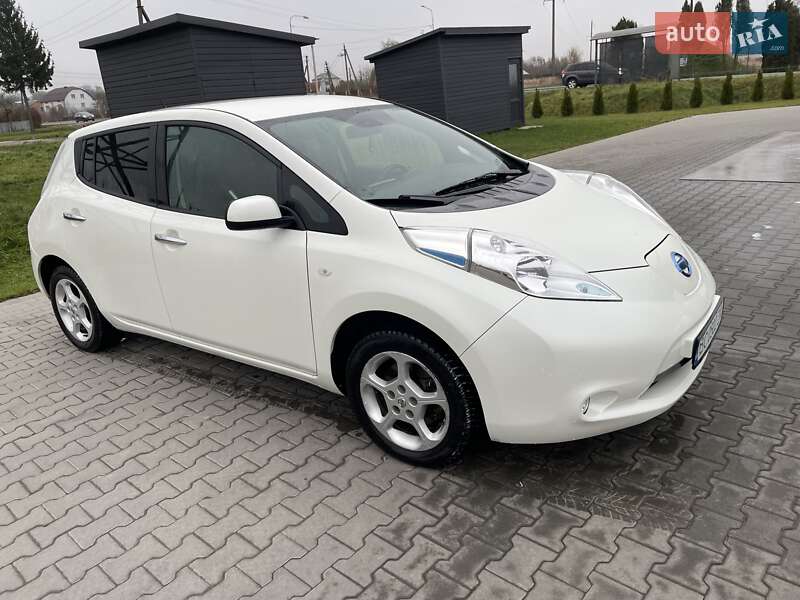 Хэтчбек Nissan Leaf 2017 в Львове