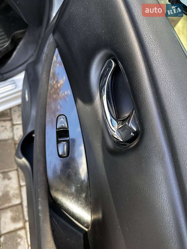 Хетчбек Nissan Leaf 2015 в Одесі