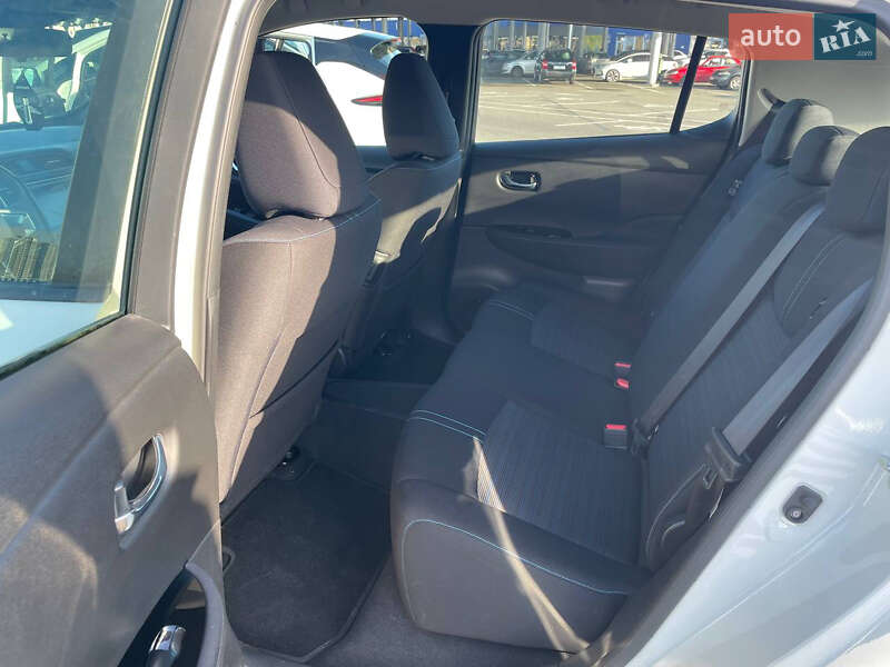 Хэтчбек Nissan Leaf 2019 в Киеве