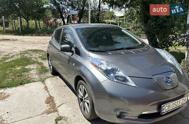 Хэтчбек Nissan Leaf 2015 в Чернигове