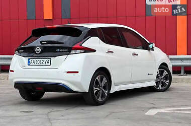 Хэтчбек Nissan Leaf 2019 в 