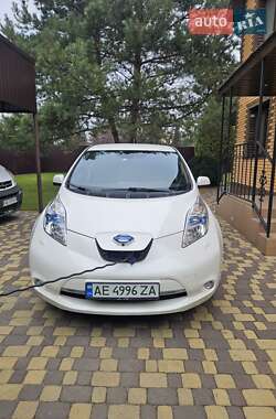 Хэтчбек Nissan Leaf 2013 в Днепре