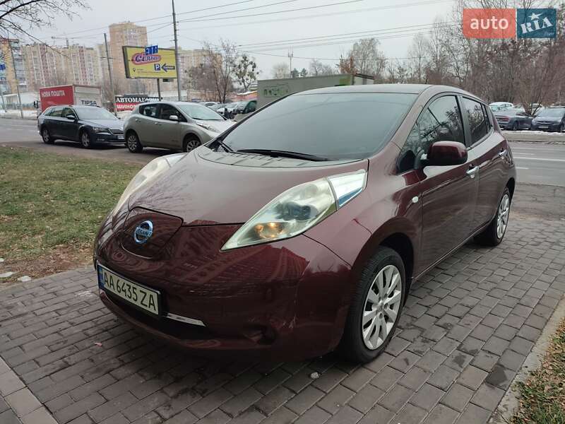 Хэтчбек Nissan Leaf 2017 в Киеве
