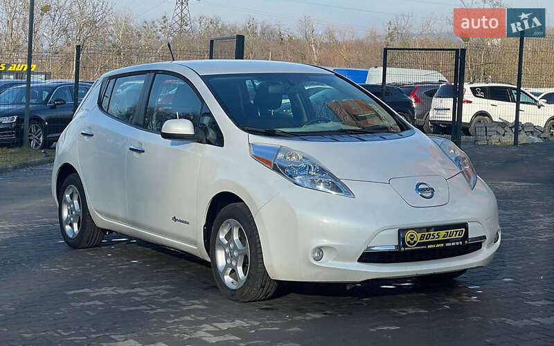 Хетчбек Nissan Leaf 2014 в Чернівцях