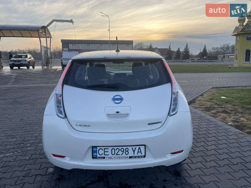 Хетчбек Nissan Leaf 2013 в Чернівцях