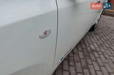 Хэтчбек Nissan Leaf 2014 в Львове