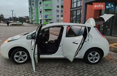 Хэтчбек Nissan Leaf 2014 в Львове