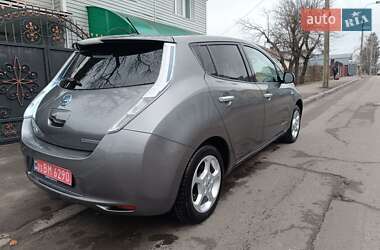 Хетчбек Nissan Leaf 2014 в 