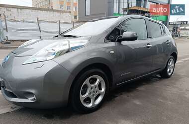 Хетчбек Nissan Leaf 2014 в 
