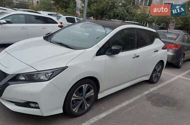 Хэтчбек Nissan Leaf 2018 в 