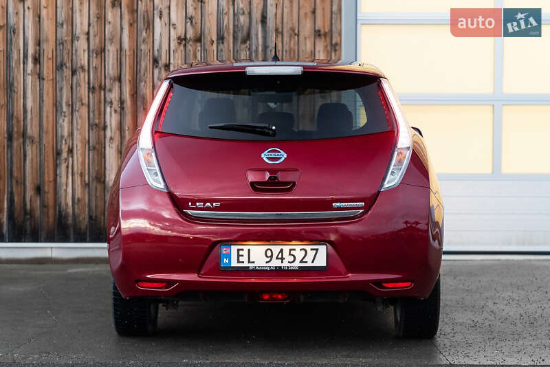 Хэтчбек Nissan Leaf 2016 в Киеве