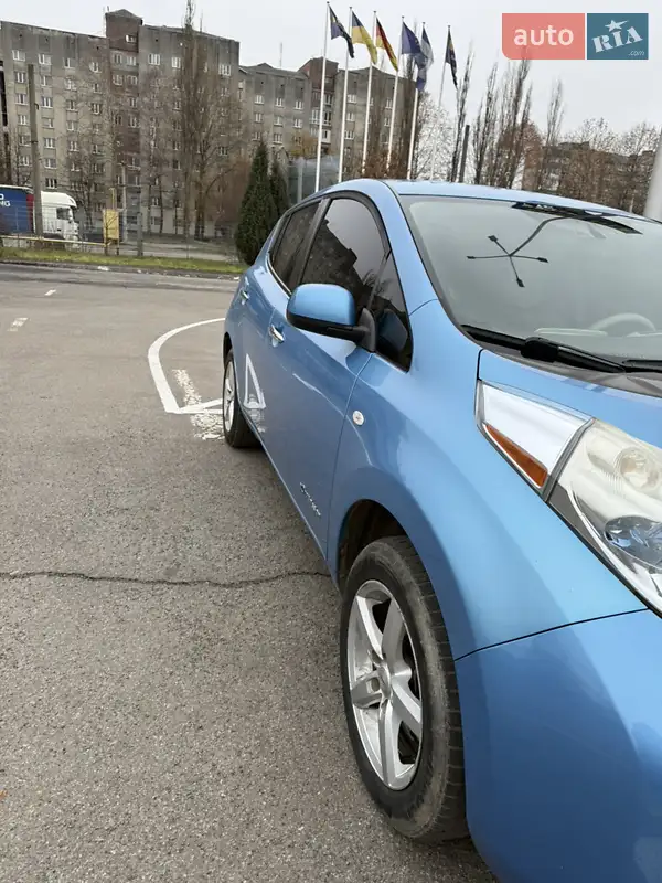 Nissan Leaf 2011