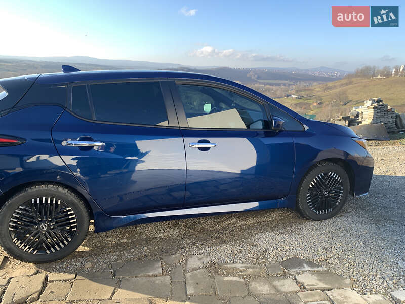 Хетчбек Nissan Leaf 2022 в Чернівцях