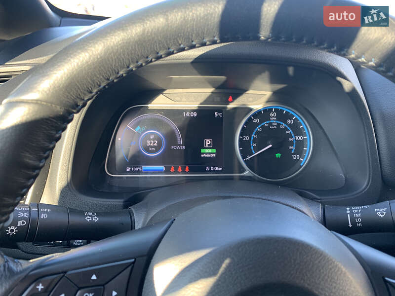 Хетчбек Nissan Leaf 2022 в Чернівцях