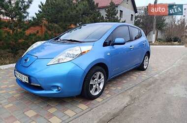 Хэтчбек Nissan Leaf 2012 в Измаиле