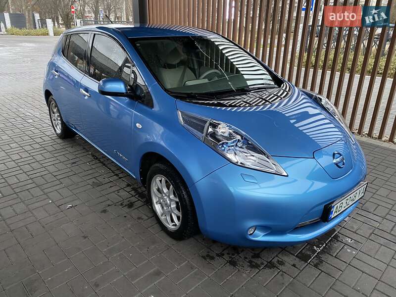 Хэтчбек Nissan Leaf 2012 в Черкассах