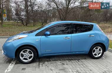 Хетчбек Nissan Leaf 2011 в Дніпрі