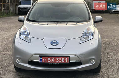 Хэтчбек Nissan Leaf 2012 в Городке