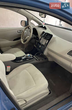 Хэтчбек Nissan Leaf 2014 в 