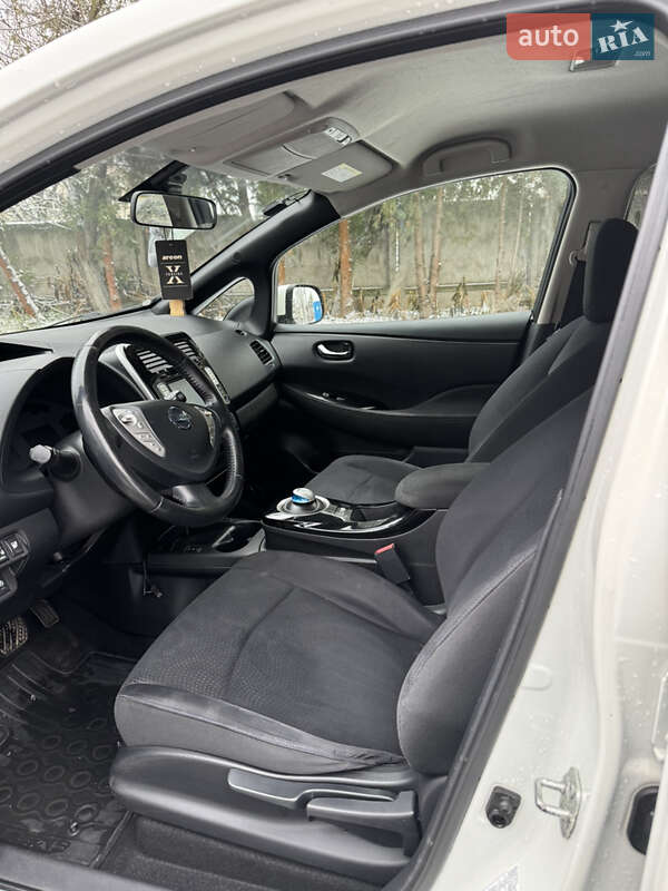 Хэтчбек Nissan Leaf 2013 в Луцке
