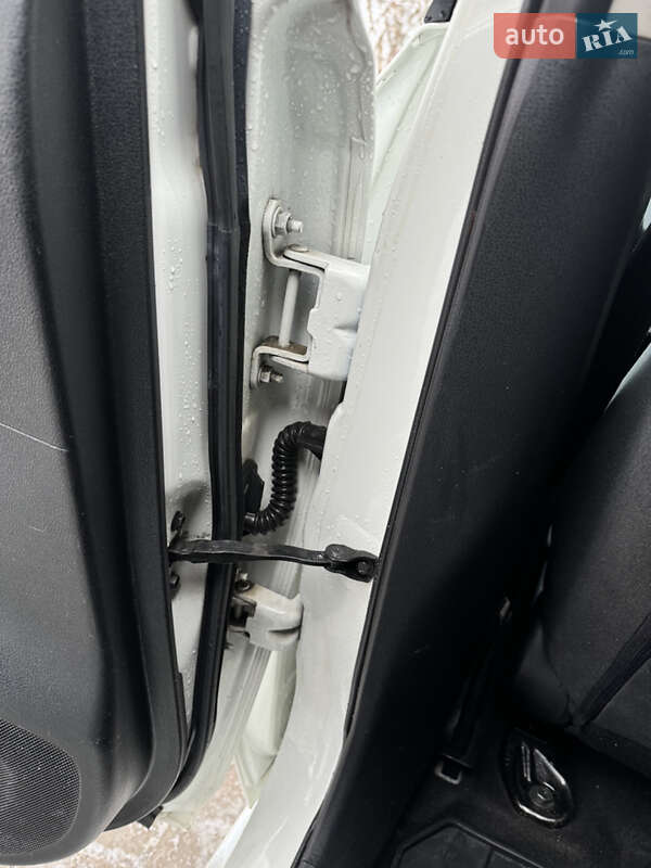 Хэтчбек Nissan Leaf 2013 в Луцке