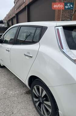 Хэтчбек Nissan Leaf 2014 в Львове