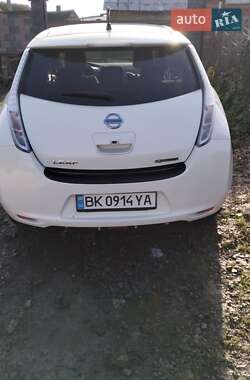 Хэтчбек Nissan Leaf 2011 в Ровно