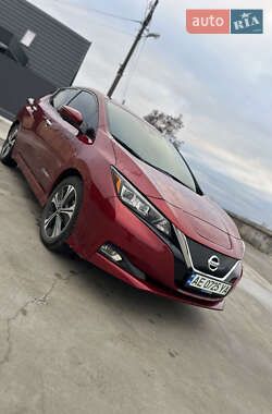 Хэтчбек Nissan Leaf 2017 в 