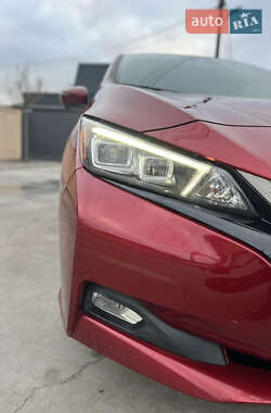 Хэтчбек Nissan Leaf 2017 в 