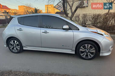 Хэтчбек Nissan Leaf 2015 в Одессе