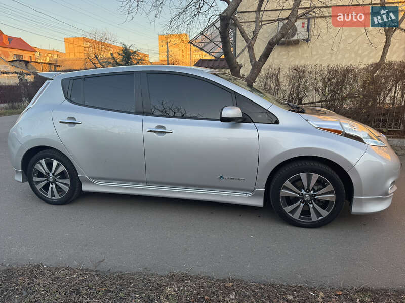 Хетчбек Nissan Leaf 2015 в Одесі