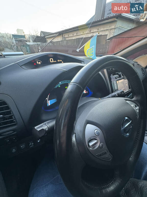 Хетчбек Nissan Leaf 2015 в Одесі